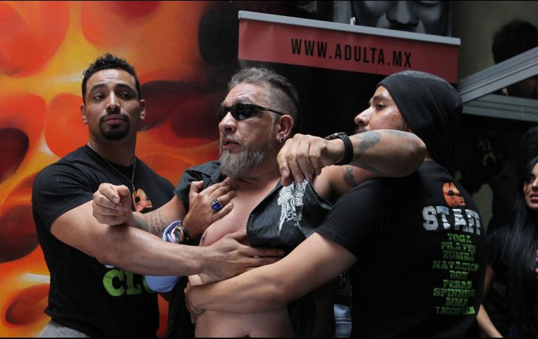 Adame trató de golpear al abogado de Trejo, Manuel Moltalvo, durante una conferencia de prensa. EFE / ARCHIVO