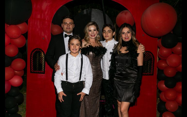 lfonso Orozco, Sebastián Orozco, Angélica Sánchez, Mateo Orozco y Adriana Escamilla. GENTE BIEN JALISCO/Jorge Soltero