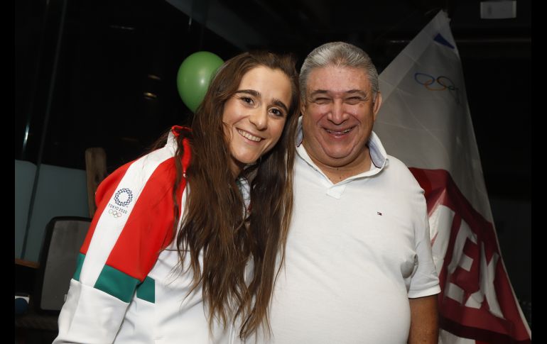 Elena Oetling Ramírez y Carlos Santillán. GENTE BIEN JALISCO/Claudio Jimeno