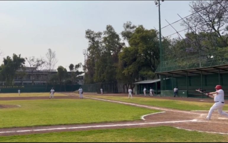 Es frecuente que AMLO salga por las tardes de Palacio Nacional a entrenar, pero es la primera vez que lo hace junto con el secretario de la Defensa Nacional. TWITTER / @lopezobrador_