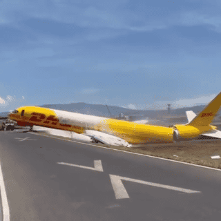 Viral: Avión se parte en dos en Costa Rica; cierran aeropuerto