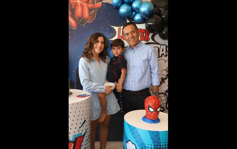 Vanessa Segovia Román, Luis Fernando Amador Segovia y Luis Fernando Amador Monroy. GENTE BIEN JALISCO/Claudio Jimeno