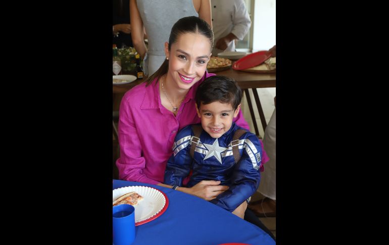 Paulina Maciel y Santiago Pablos. GENTE BIEN JALISCO/Claudio Jimeno