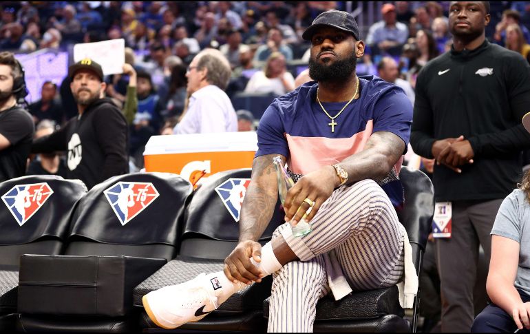 El esguince sufrido el 27 de marzo ante los New Orleans Pelicans dejó a LeBron James fuera en cinco de los últimos seis partidos. AFP / E. Shaw