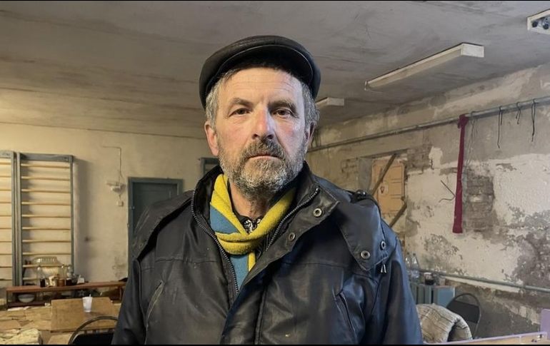 Mykola fue forzado a permanecer en el sótano de una escuela con decenas de otros civiles que fueron sacados a punta de fusil de sus casas.