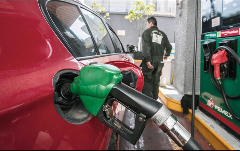 Toma tus maletas, el precio de las gasolinas estará más barato en las próximas dos semanas. EL UNIVERSAL/ Archivo
