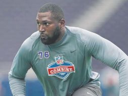 Mbaeteka llega a Nueva York por recomendación de Osi Umenyiora. ESPECIAL