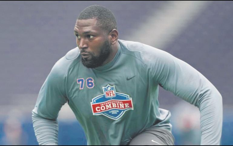 Mbaeteka llega a Nueva York por recomendación de Osi Umenyiora. ESPECIAL