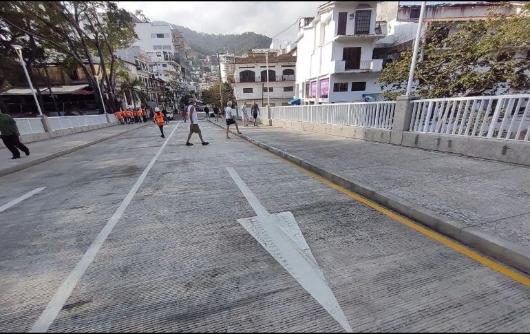 Ayer se hizo la puente vehicular del Río Cuale, ubicado en la zona centro de Puerto Vallarta. ESPECIAL