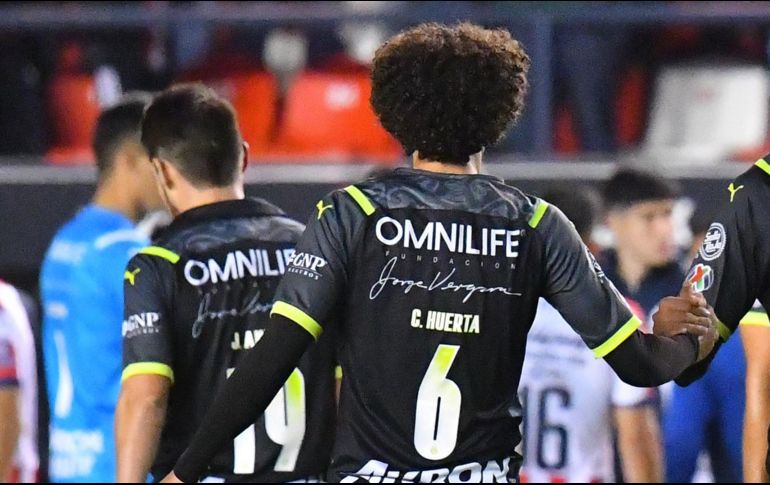 Aunque al principio sólo intercambiaron palabras, el “Pollo” tomó de la cabeza a Huerta y éste le respondió con un manotazo. IMAGO7