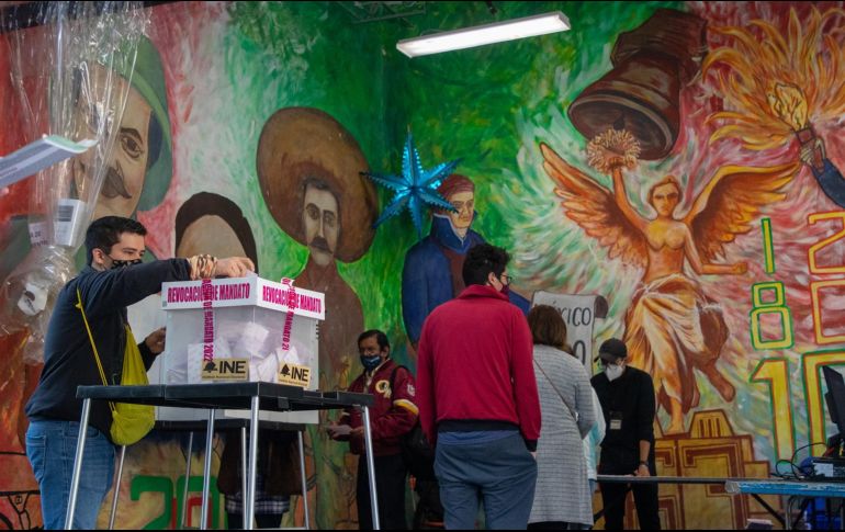 Algunos otros ciudadanos estuvieron a favor de este ejercicio, y pidieron que se realice con otros funcionarios. EFE /  I. Esquivel