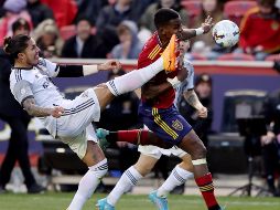 Carlos Salcedo se fue expulsado ante el Real Salt Lake. AP/S. Winterton