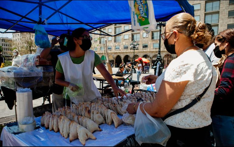 Hay empanadas de hasta 30 sabores diferentes en el Centro tapatío. EL INFORMADOR / G. Gallo