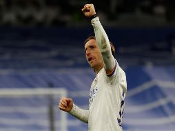Luka Modric pintó una obra de arte sobre el césped del Santiago Bernabéu. EFE/S. Pérez