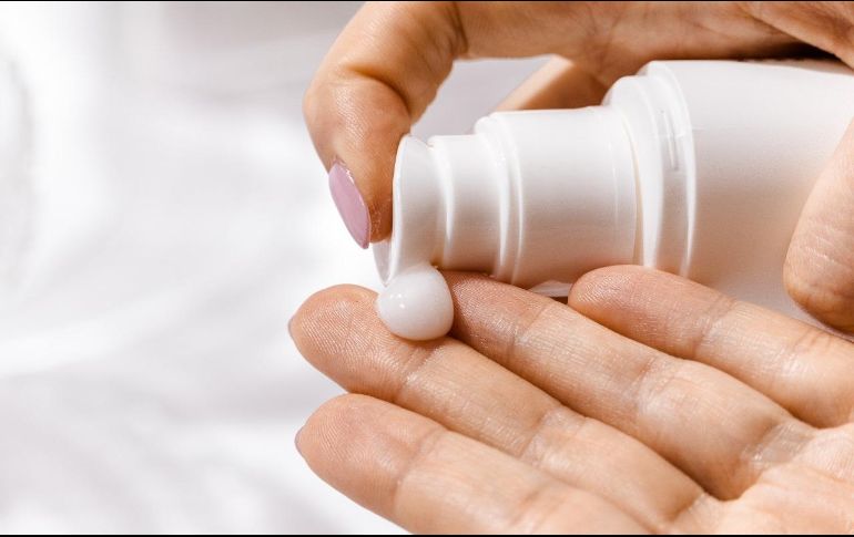 Usar protector solar es altamente recomendable, salgas o no de viaje. ESPECIAL