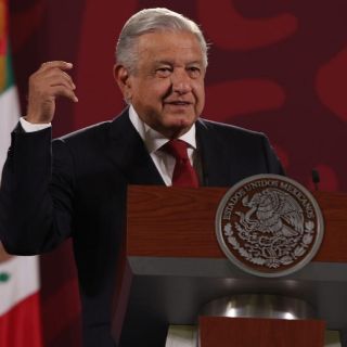 Aristegui responde a "ataque" de AMLO por tuit del caricaturista