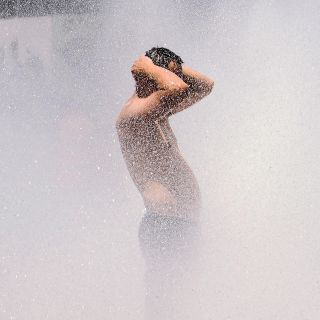 Semana Santa 2022: ¿Por qué la gente se moja en Sábado de Gloria?