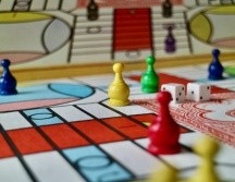 Checa cuál juego de mesa es de tu preferencia y así pases unas vacaciones divertidas. ESPECIAL / UNSPLASH by Nik Korba