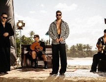 En “A veces bien y a veces mal”, Ricky junto a Reik, muestran el sentimiento que comparten en común ante la ausencia de una persona especial, recordando que es “fácil querer, pero difícil olvidar”. CORTESÍA / Rondene PR