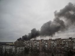 El anuncio del Ministerio de Defensa podría significar un nuevo cambio en la estrategia rusa, que ya había aminorado la embestida sobre Kiev. AP/E. Maloletka