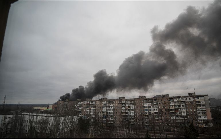 El anuncio del Ministerio de Defensa podría significar un nuevo cambio en la estrategia rusa, que ya había aminorado la embestida sobre Kiev. AP/E. Maloletka