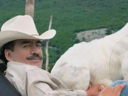 Joan Sebastián nació un 8 de abril y murió en 2015 a causa del cáncer.