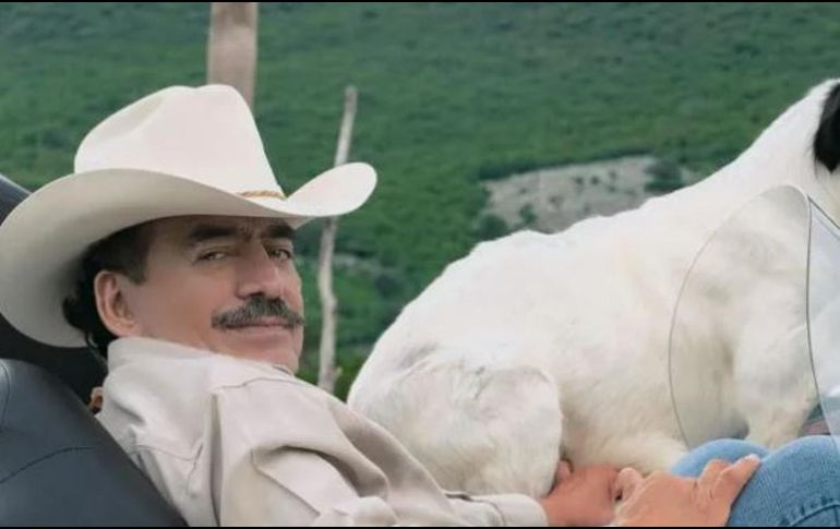 Joan Sebastián nació un 8 de abril y murió en 2015 a causa del cáncer.