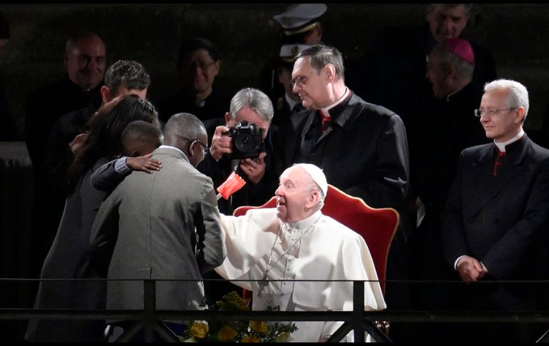 Luego de dos años aplazada por la pandemia de COVID, vuelve la tradicional celebración del Vía Crucis a Roma. EFE/C. Peri