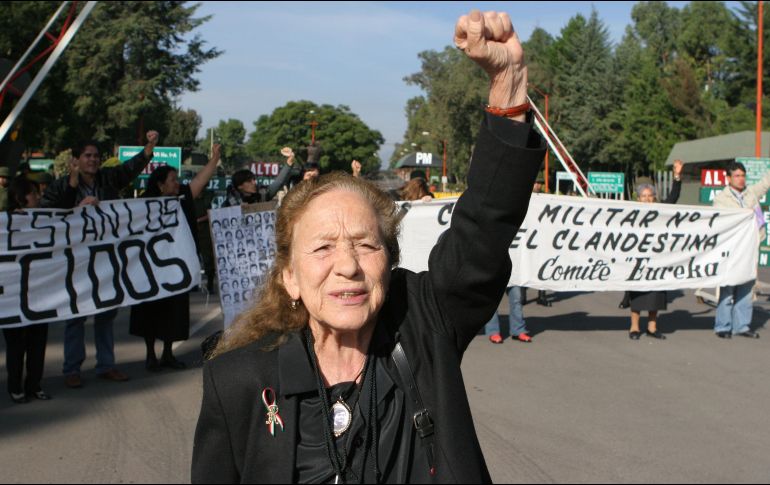 AMLO dice que nunca olvidará que su madre, Manuela Obrador González, votó por Rosario Ibarra de Piedra cuando contendió por la Presidencia de la República en 1982. SUN/ ARCHIVO