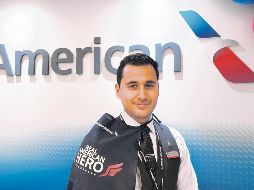 Luis Alonso Ramírez López recibió por parte de su aerolínea el reconocimiento Real American Hero. ESPECIAL