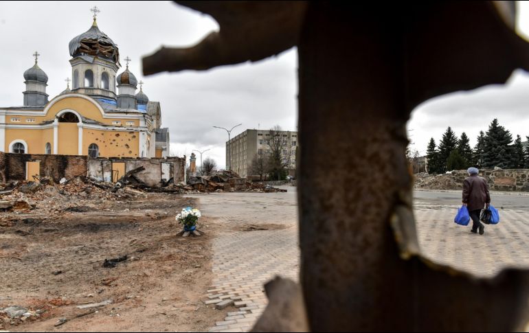 Daños en la iglesia de la Santa Madre de Dios, en la ciudad de Malyn. Todos los lugares de valor cultural están amparados por la Convención de La Haya. EFE/O. Petrasyuk