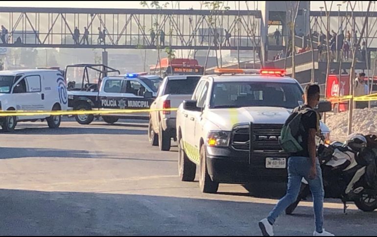 Al lugar acudieron peritos del Instituto Jalisciense de Ciencias Forenses (IJCF) quienes realizaron las diligencias correspondientes. ESPECIAL