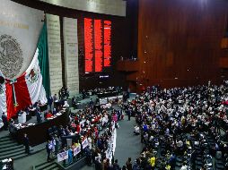 AMLO hizo este anuncio después de que la Cámara de Diputados de México no consiguió los votos necesarios para aprobar su reforma eléctrica. SUN / ARCHIVO