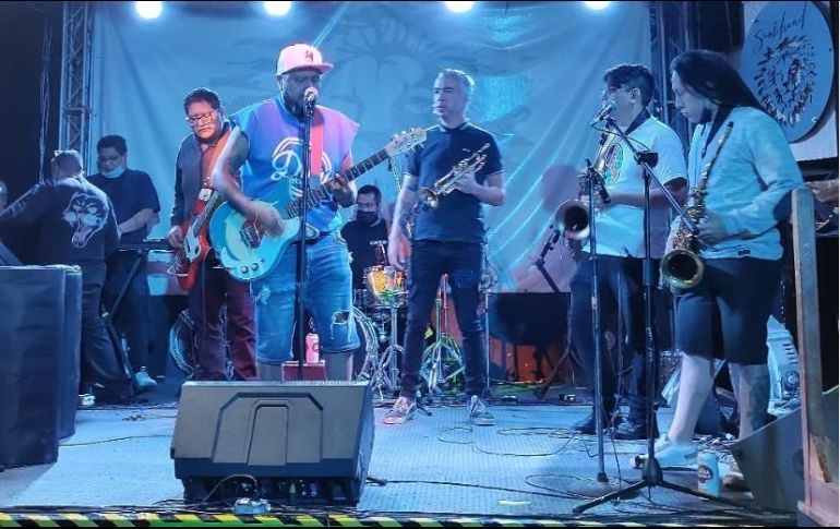 El grupo también ha hecho giras por Estados Unidos y grabó el álbum 