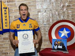 Guinness explicó que el joven decidió recuperar el récord en honor a su abuela Juany, quien falleció en 2019. EFE / Álbum Agustin Alanis