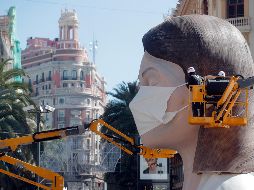 Con esta medida, el cubrebocas, el símbolo más visible de la pandemia, queda reducido a espacios muy concretos, después de más de dos años. EFE / ARCHIVO