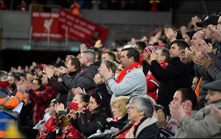 En el mítico estadio pudo escucharse el tradicional cántico de la afición del Manchester United dedicado al astro lusitano 