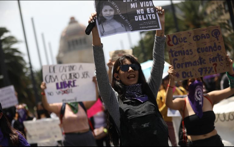 Algunas manifestantes aseguraron haber sido agredidas y relataron que las mujeres policía, que custodiaron la marcha, les robaron sus pertenencias. EFE / S. Gutiérrez
