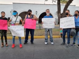 Los manifestantes llegaron a la residencia luego de marchar por todo avenida López Mateos y llegar a Manuel Acuña. EL INFORMADOR / E. Gómez