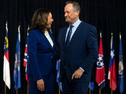 Entre los cónyuges figuran Evan Ryan, esposa del secretario de Estado, Antony Blinken; o Douglas Emhoff, marido de Harris (foto). AP / ARCHIVO