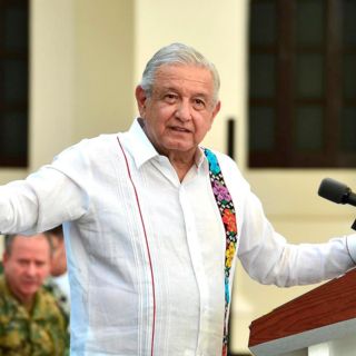 López Obrador llama "hipócritas" y "doble moral" a sus opositores