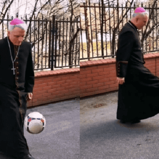 ¡Santas dominadas! Obispo se vuelve viral por su talento con el balón