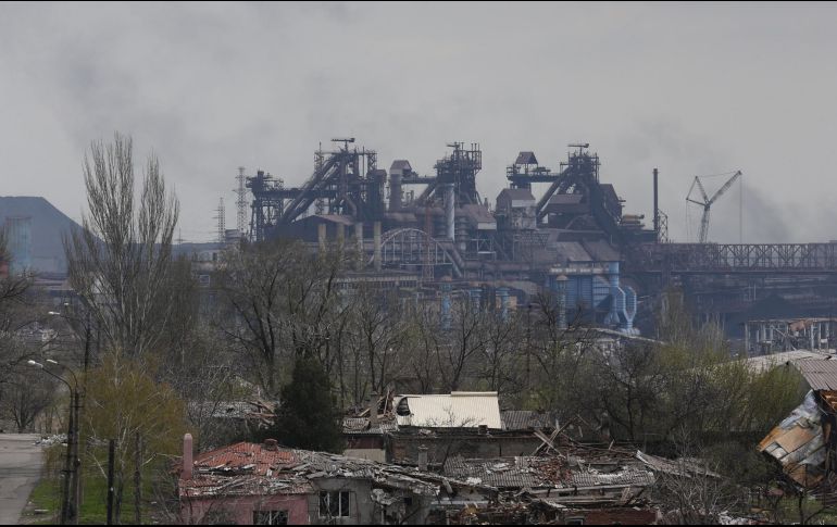 Soldados resisten los ataques rusos en la planta de Azovstal, en la ciudad portuaria de Mariúpol. XINHUA/Victor