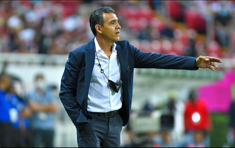 Ricardo Cadena ha dirigido tres encuentros a las Chivas, con saldo de tres victorias. IMAGO7