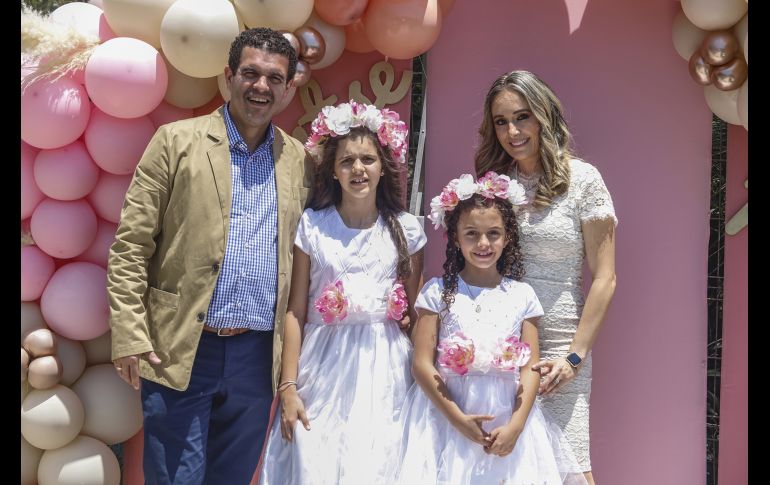 Mauricio Pérez, Montserrat y Natalia Pérez Lupián con Marilú Lupián Morfín. GENTE BIEN JALISO/Claudio Jimeno