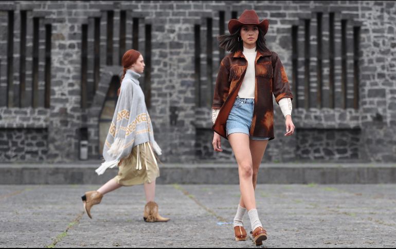 Mercedes-Benz Fashion Week Mx 2022 trata sobre la sostenibilidad de la moda. EFE / ARCHIVO