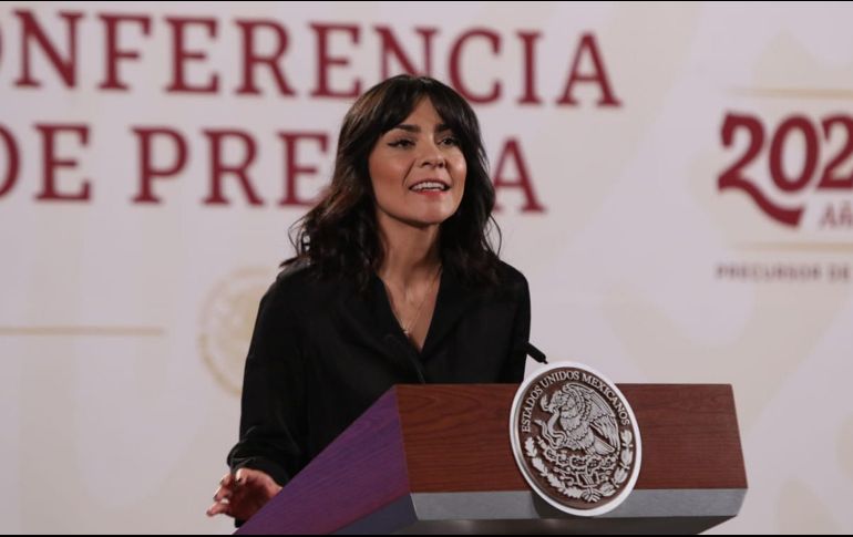 La presentadora de la sección 