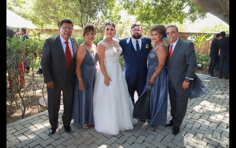 Francisco Salgado, Rosa Elena Álvarez, Claudia Elizabeth Gutiérrez, Pedro Medina, Ana Bertha Álvarez y Francisco Javier Gutiérrez. GENTE BIEN JALISCO/Tony Martinez