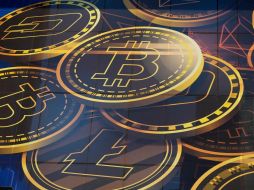 El nuevo cajero de Bitcoin instalado en Cámara Alta ha seducido a los más curiosos.  AP/ K. Cheung