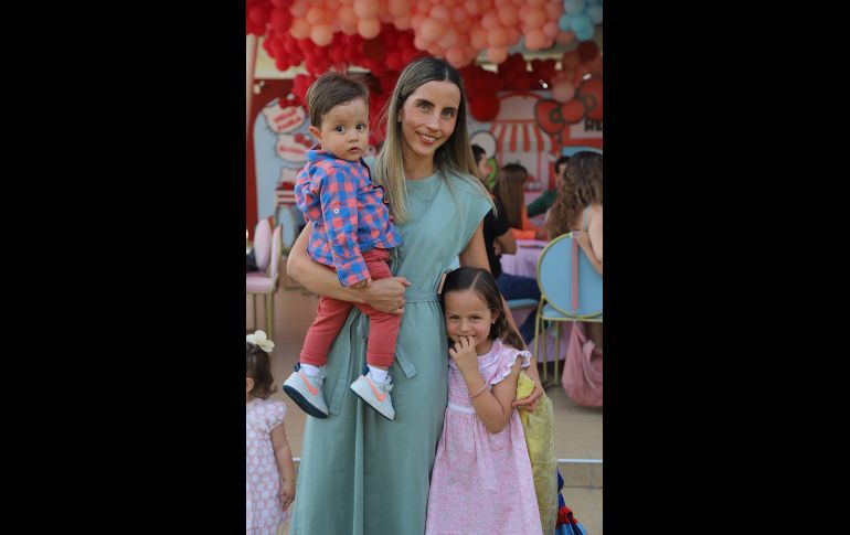 Paula Martin, Mar Medina y Santiago Martin. GENTE BIEN JALISCO/Claudio Jimeno